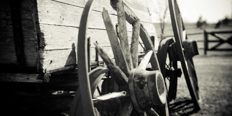 开封跃层/复式户型装修全攻略:攻克楼梯、空间与采光三大难点,豫中装饰为您支招